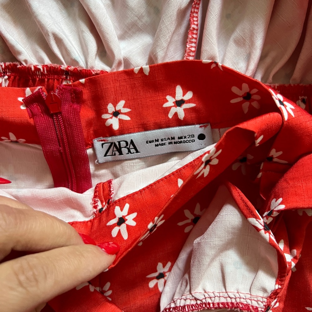 Sold on facebook Zara Scarlet Dress with White Daisies